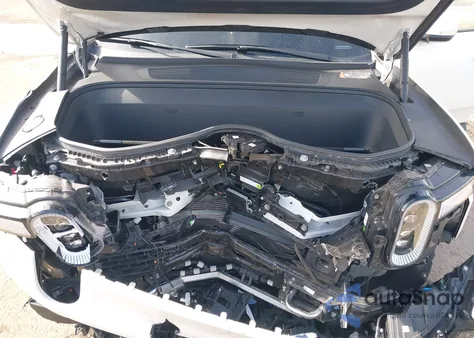 2022 Rivian R1T Launch Edition z USA, uszkodzony, nr VIN 7FCTGAAL7NN000752